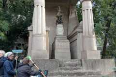Carrena Ada monumento